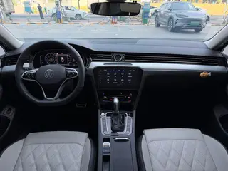 Volkswagen Magotan 2023 200 Dix mille éditions commémoratives 330TSI DSG Type de luxe intérieur photo 14