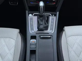 Volkswagen Magotan 2023 200 Dix mille éditions commémoratives 330TSI DSG Type de luxe intérieur photo 16
