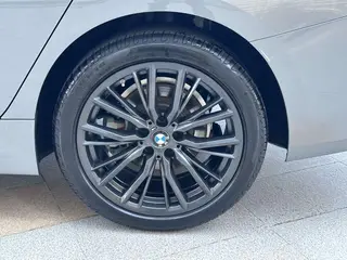 BMW 3 Series 2023 325Li M Set de nuit de sport extérieur photo 9