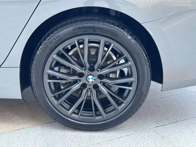 BMW 3 Series 2023 325Li M Set de nuit de sport extérieur photo 9