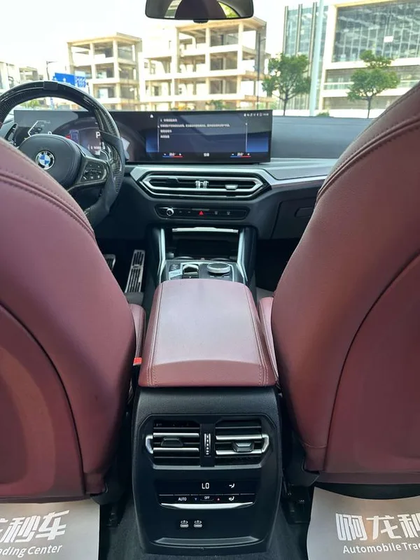BMW 3 Series 2023 325Li M Set de nuit de sport intérieur photo 14