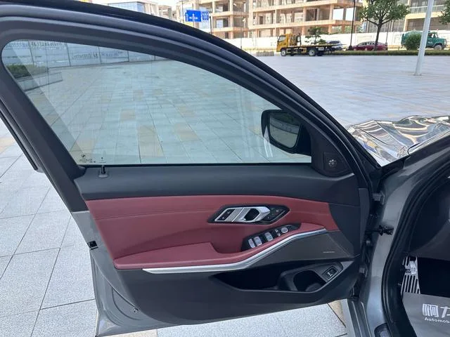 BMW 3 Series 2023 325Li M Set de nuit de sport intérieur photo 18