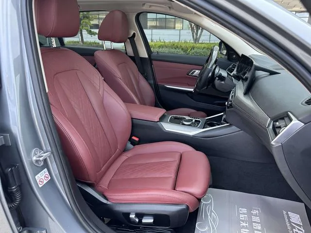 BMW 3 Series 2023 325Li M Set de nuit de sport intérieur photo 19