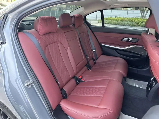 BMW 3 Series 2023 325Li M Set de nuit de sport intérieur photo 20