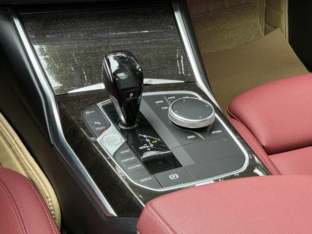 BMW 3 Series 2021 Segundo cambio 325Li M Conjunto deportivo interior foto 13 BMW 3 Series 2021 Segundo cambio 325Li M Conjunto deportivo interior foto 13