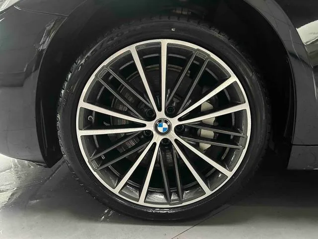 BMW 5 Series 2021 Reforma 530Li Líder M Conjunto deportivo interior foto 15 BMW 5 Series 2021 Reforma 530Li Líder M Conjunto deportivo interior foto 15