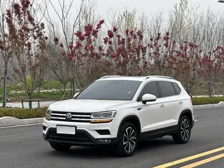 Volkswagen Tharu 2022 280TSI Versión de lujo de tracción en dos ruedas