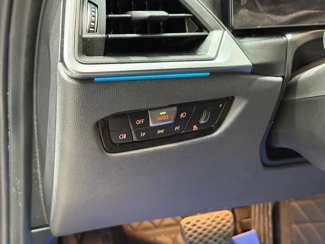 BMW 3 Series 2023 325Li M Ensemble de sport intérieur photo 14