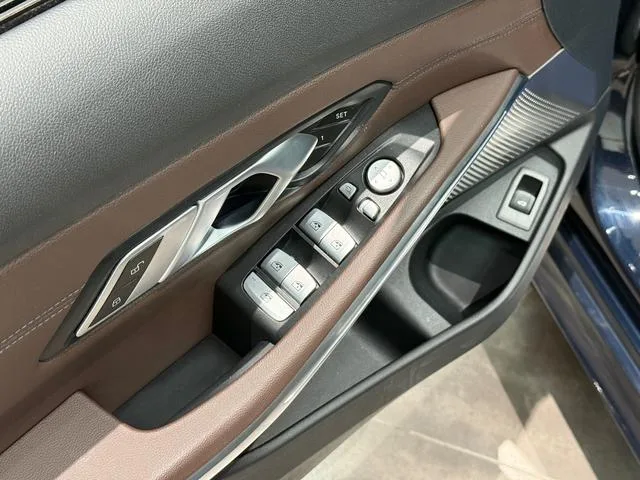 BMW 3 Series 2023 325Li M Ensemble de sport intérieur photo 16