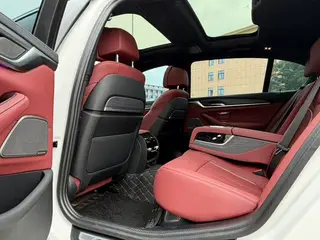 BMW 5 Series 2023 530Li Tipo de lujo M Conjunto deportivo exterior foto 7 BMW 5 Series 2023 530Li Tipo de lujo M Conjunto deportivo exterior foto 7