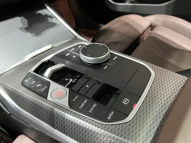 BMW 3 Series 2023 325Li M Set de nuit de sport extérieur photo 7