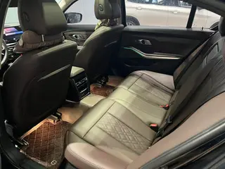 BMW 3 Series 2023 325Li M Set de nuit de sport intérieur photo 9