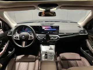 BMW 3 Series 2023 325Li M Set de nuit de sport intérieur photo 10