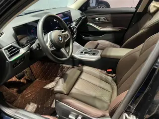 BMW 3 Series 2023 325Li M Set de nuit de sport intérieur photo 11