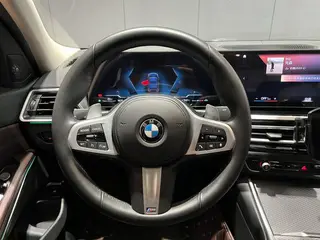 BMW 3 Series 2023 325Li M Set de nuit de sport intérieur photo 14