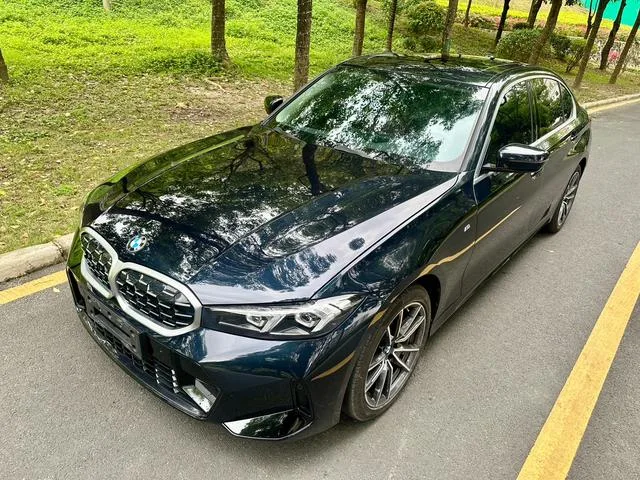 BMW 3 Series 2023 325Li M Conjunto deportivo exterior foto 8 BMW 3 Series 2023 325Li M Conjunto deportivo exterior foto 8