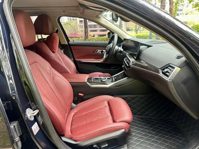 BMW 3 Series 2023 325Li M Conjunto deportivo interior foto 14 BMW 3 Series 2023 325Li M Conjunto deportivo interior foto 14