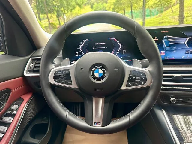 BMW 3 Series 2023 325Li M Conjunto deportivo interior foto 16 BMW 3 Series 2023 325Li M Conjunto deportivo interior foto 16