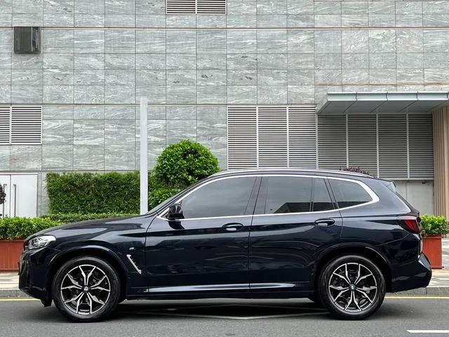 BMW X3 2022 xDrive25i M Conjunto deportivo exterior foto 3 BMW X3 2022 xDrive25i M Conjunto deportivo exterior foto 3