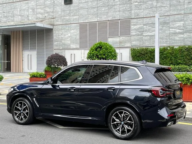 BMW X3 2022 xDrive25i M Conjunto deportivo exterior foto 4 BMW X3 2022 xDrive25i M Conjunto deportivo exterior foto 4