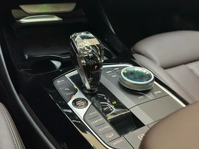 BMW X3 2022 xDrive30i Premium Class M Obsidian Night Suit interior photo 11 BMW X3 2022 xDrive30i Premium Class M Obsidian Night Suit interior photo 11
