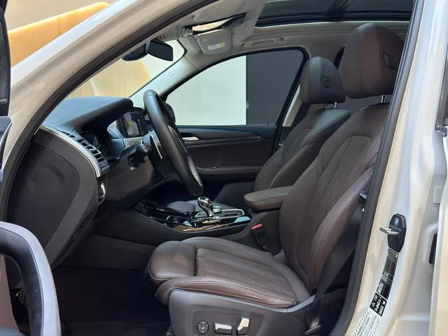 BMW X3 2022 xDrive30i Premium Class M Obsidian Night Suit interior photo 13 BMW X3 2022 xDrive30i Premium Class M Obsidian Night Suit interior photo 13