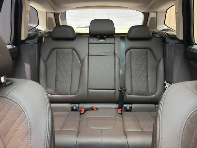 BMW X3 2022 xDrive30i Premium Class M Obsidian Night Suit interior photo 16 BMW X3 2022 xDrive30i Premium Class M Obsidian Night Suit interior photo 16