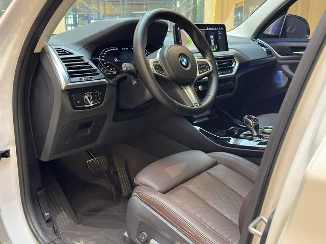 BMW X3 2022 xDrive30i Premium Class M Obsidian Night Suit interior photo 18 BMW X3 2022 xDrive30i Premium Class M Obsidian Night Suit interior photo 18