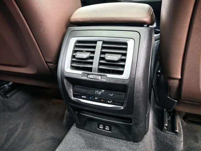 BMW X3 2022 Second change xDrive30i Leading Type M Obsidian Night Suit interior photo 17 BMW X3 2022 Second change xDrive30i Leading Type M Obsidian Night Suit interior photo 17