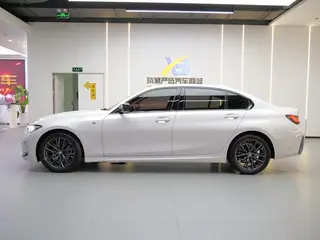 BMW 3 Series 2023 325Li M Traje nocturno deportivo Yao exterior foto 7 BMW 3 Series 2023 325Li M Traje nocturno deportivo Yao exterior foto 7