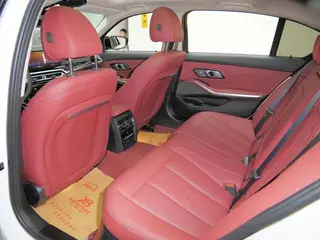 BMW 3 Series 2023 325Li M Traje nocturno deportivo Yao interior foto 11 BMW 3 Series 2023 325Li M Traje nocturno deportivo Yao interior foto 11