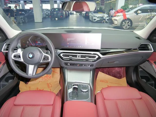 BMW 3 Series 2023 325Li M Traje nocturno deportivo Yao interior foto 14 BMW 3 Series 2023 325Li M Traje nocturno deportivo Yao interior foto 14