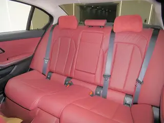BMW 3 Series 2023 325Li M Traje nocturno deportivo Yao interior foto 15 BMW 3 Series 2023 325Li M Traje nocturno deportivo Yao interior foto 15