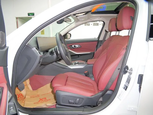 BMW 3 Series 2023 325Li M Traje nocturno deportivo Yao interior foto 17 BMW 3 Series 2023 325Li M Traje nocturno deportivo Yao interior foto 17