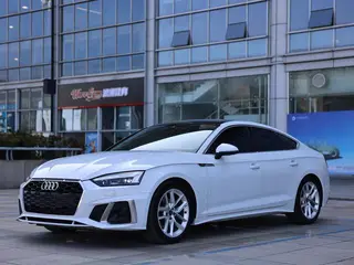 Audi A5 2024 Sportback 40 TFSI Модный и динамичный
