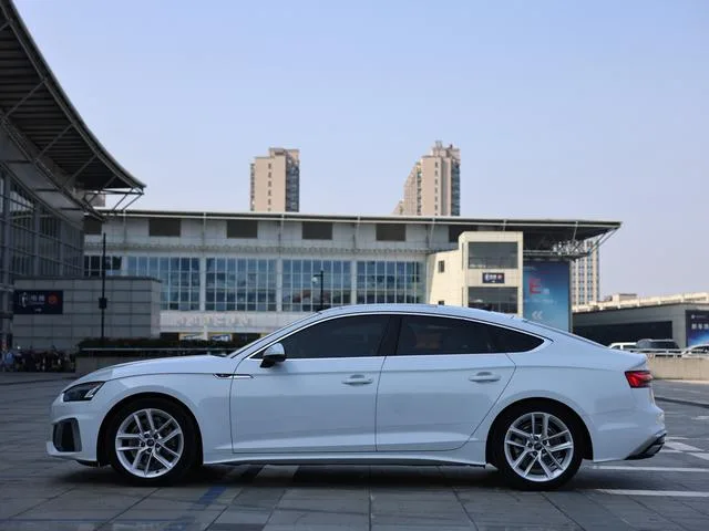 Audi A5 2024 Sportback 40 TFSI Tipo dinámico de moda exterior foto 7 Audi A5 2024 Sportback 40 TFSI Tipo dinámico de moda exterior foto 7