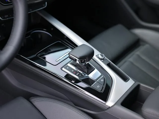 Audi A5 2024 Sportback 40 TFSI Tipo dinámico de moda interior foto 12 Audi A5 2024 Sportback 40 TFSI Tipo dinámico de moda interior foto 12