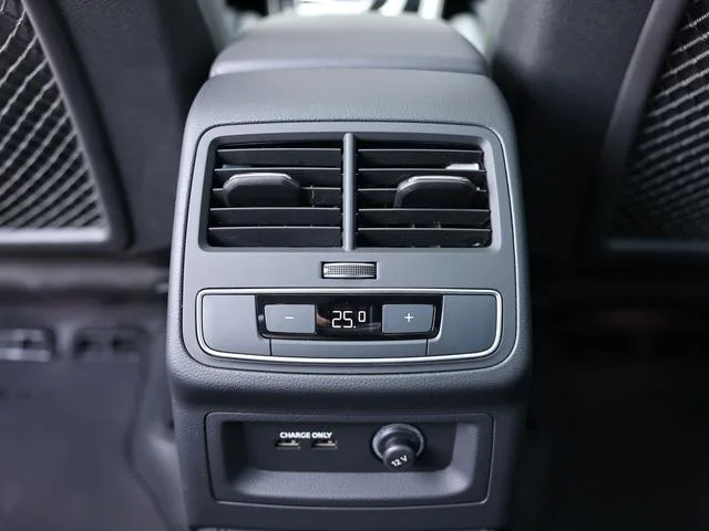 Audi A5 2024 Sportback 40 TFSI Tipo dinámico de moda interior foto 19 Audi A5 2024 Sportback 40 TFSI Tipo dinámico de moda interior foto 19