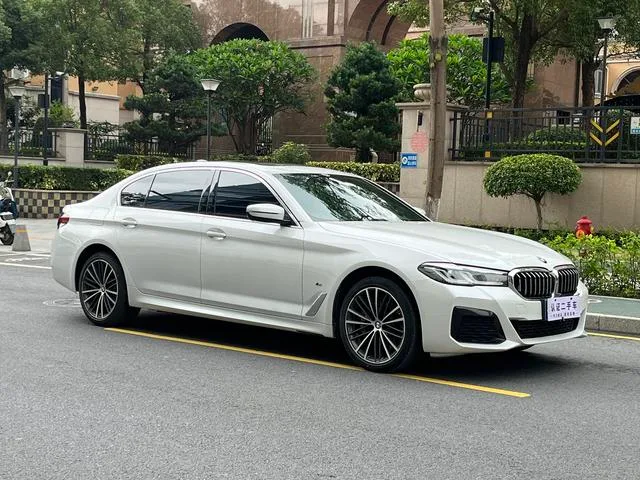 BMW 5 Series 2023 Restyling 530Li Leading Type M Sports suit exterior photo 2 BMW 5 Series 2023 Restyling 530Li Leading Type M Sports suit exterior photo 2