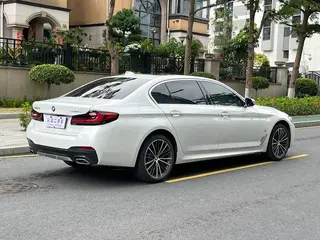 BMW 5 Series 2023 Restyling 530Li Leading Type M Sports suit exterior photo 3 BMW 5 Series 2023 Restyling 530Li Leading Type M Sports suit exterior photo 3