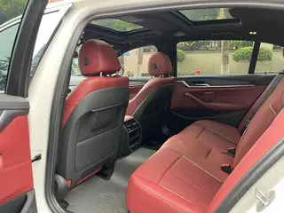 BMW 5 Series 2023 Restyling 530Li Leading Type M Sports suit interior photo 8 BMW 5 Series 2023 Restyling 530Li Leading Type M Sports suit interior photo 8