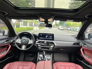 BMW 5 Series 2023 Restyling 530Li Leading Type M Sports suit interior photo 10 BMW 5 Series 2023 Restyling 530Li Leading Type M Sports suit interior photo 10