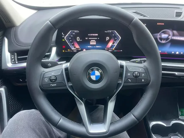 BMW X1 2023 sDrive20Li X Ensemble de conception extérieur photo 10 BMW X1 2023 sDrive20Li X Ensemble de conception extérieur photo 10