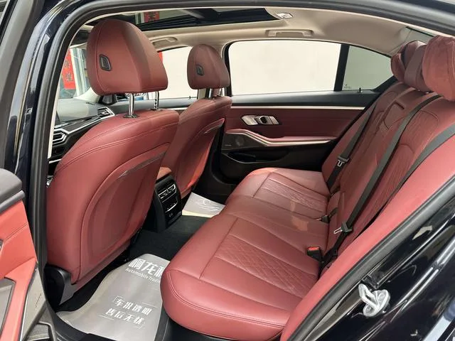 BMW 3 Series 2023 325Li M Sports Night Suit interior photo 11 BMW 3 Series 2023 325Li M Sports Night Suit interior photo 11