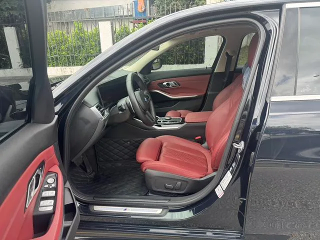 BMW 3 Series 2023 325i M Ensemble de sport extérieur photo 5