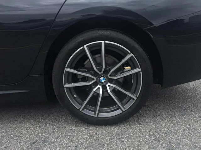 BMW 3 Series 2023 325i M Ensemble de sport intérieur photo 17