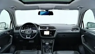 Volkswagen Tiguan L 2021 330TSI Автоматический полный привод R-Line Наслаждайтесь версией интерьер фото 8