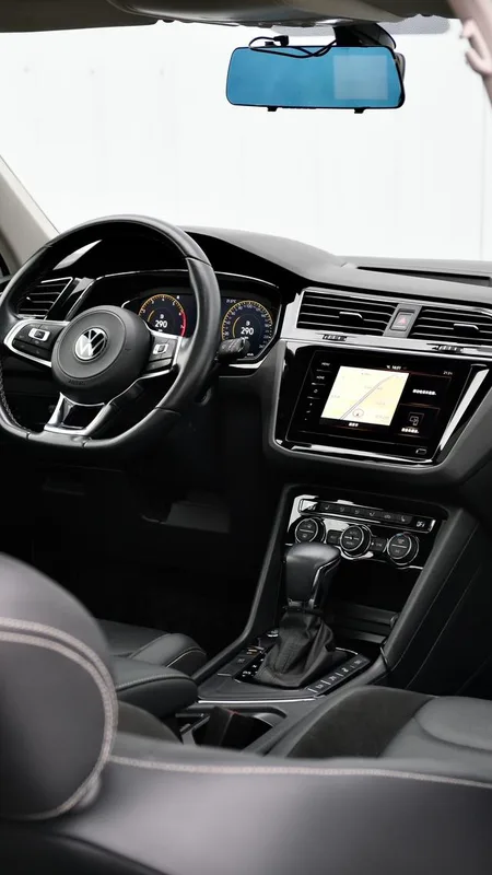 Volkswagen Tiguan L 2021 330TSI Автоматический полный привод R-Line Наслаждайтесь версией интерьер фото 9