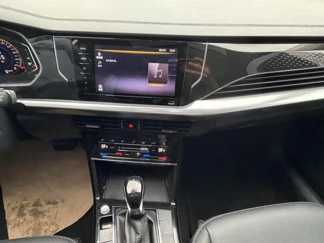 Volkswagen Passat 2022 330TSI Elite Edition interior photo 10