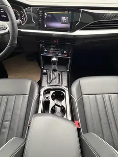 Volkswagen Passat 2022 330TSI Elite Edition interior photo 12